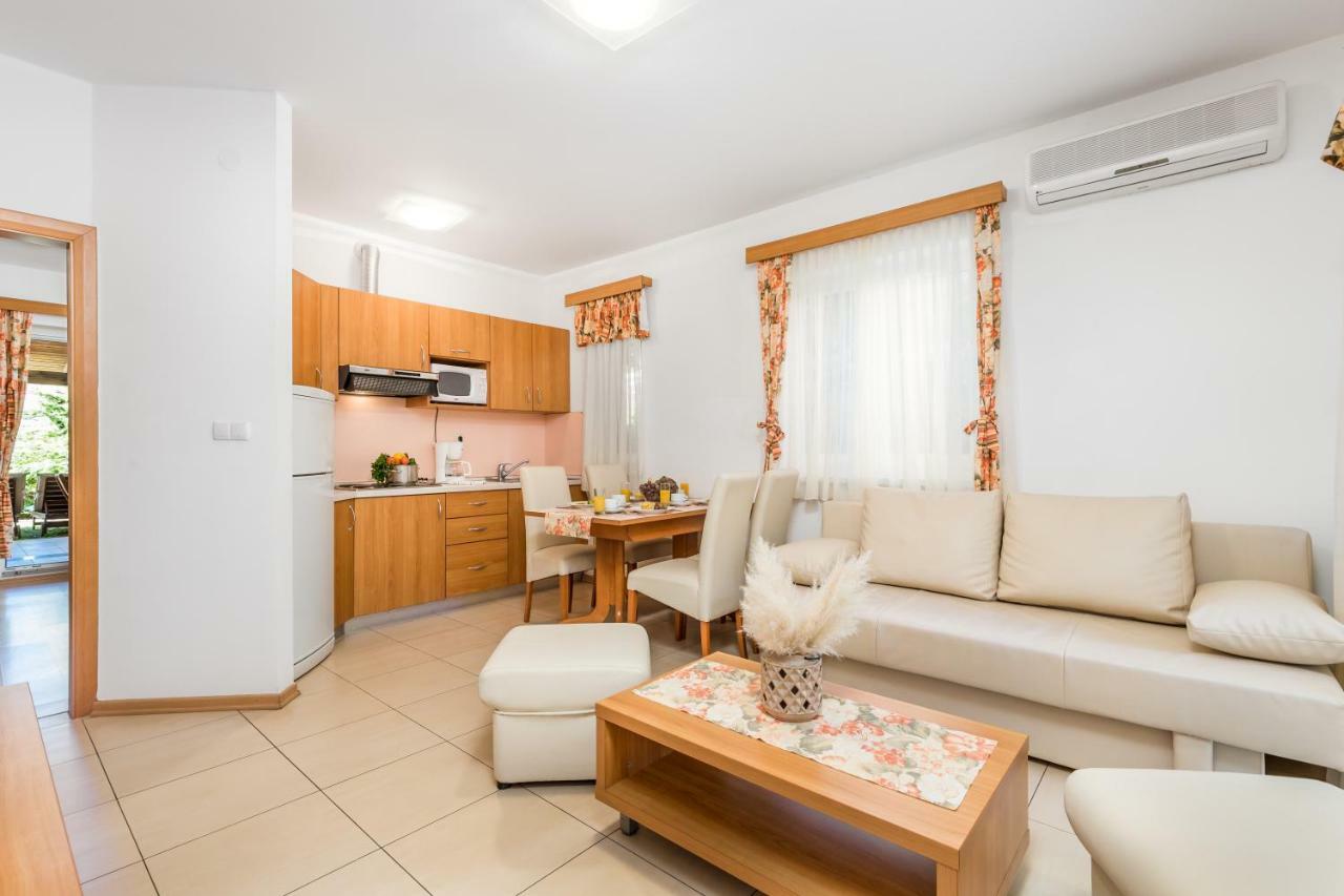 Villas Rab Banjol Exterior photo