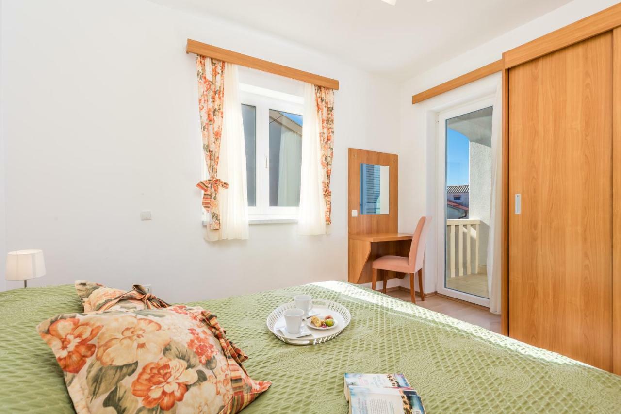 Villas Rab Banjol Exterior photo
